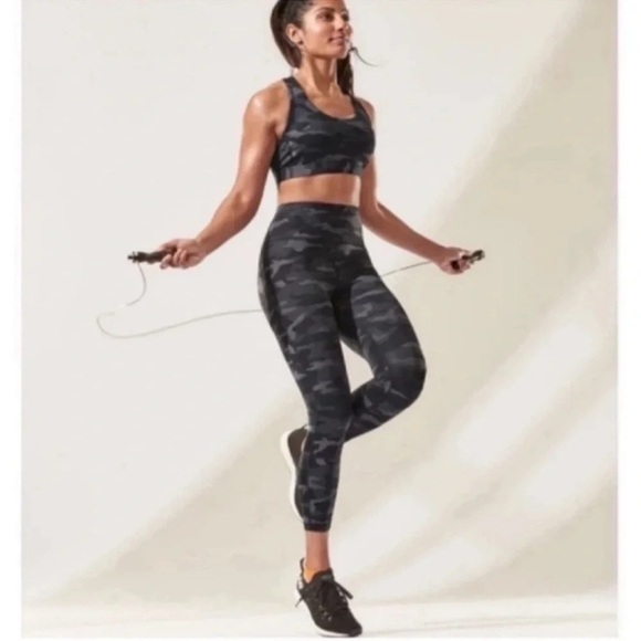 Athleta Lightning Camo 7/8 Tight Leggings Size XS - Picture 10 of 14